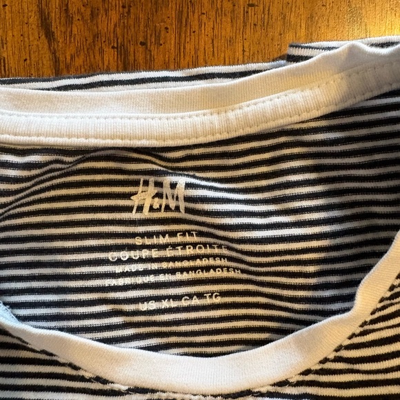 H&M Black and White Striped Short Sleeve Tee Slim Fit - Picture 2 of 3